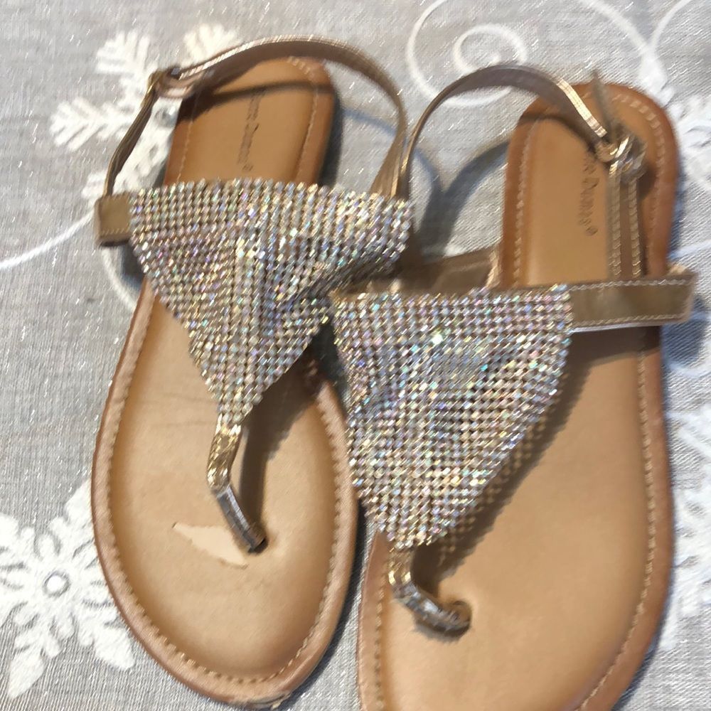 Pierre Dumas pretty crystal front sandals size 10
